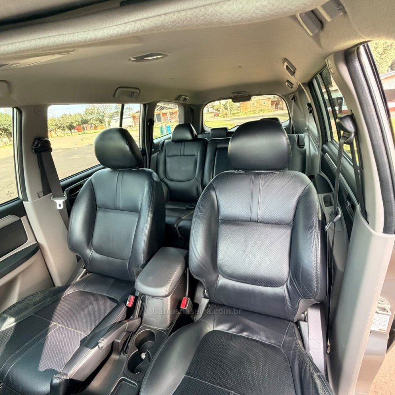 PAJERO 3.2 HPE 4X4 7 LUGARES 16V TURBO INTERCOOLER DIESEL 4P AUTOMÁTICO - 2016 - VACARIA