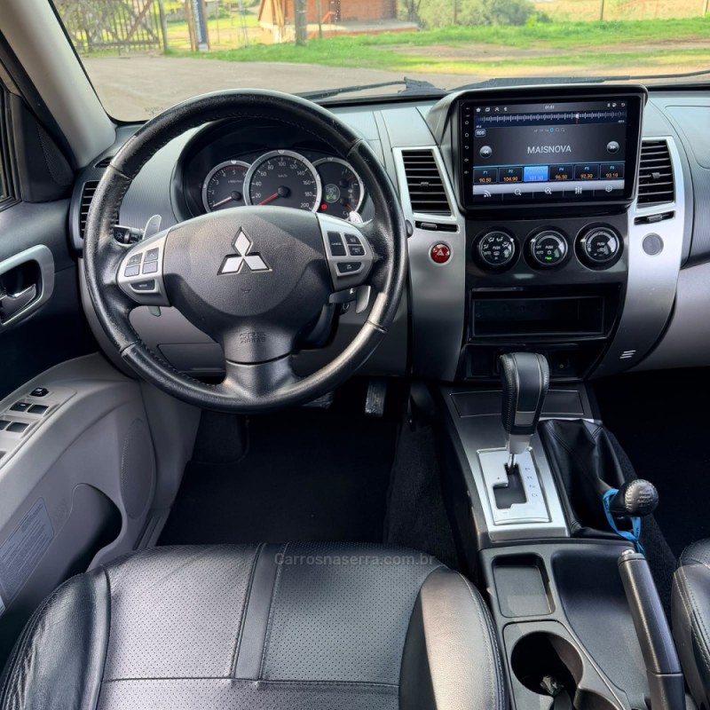 PAJERO 3.2 HPE 4X4 7 LUGARES 16V TURBO INTERCOOLER DIESEL 4P AUTOMÁTICO - 2016 - VACARIA