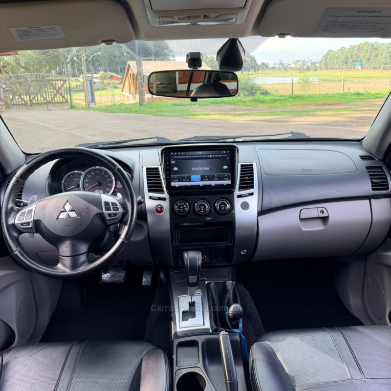 PAJERO 3.2 HPE 4X4 7 LUGARES 16V TURBO INTERCOOLER DIESEL 4P AUTOMÁTICO - 2016 - VACARIA