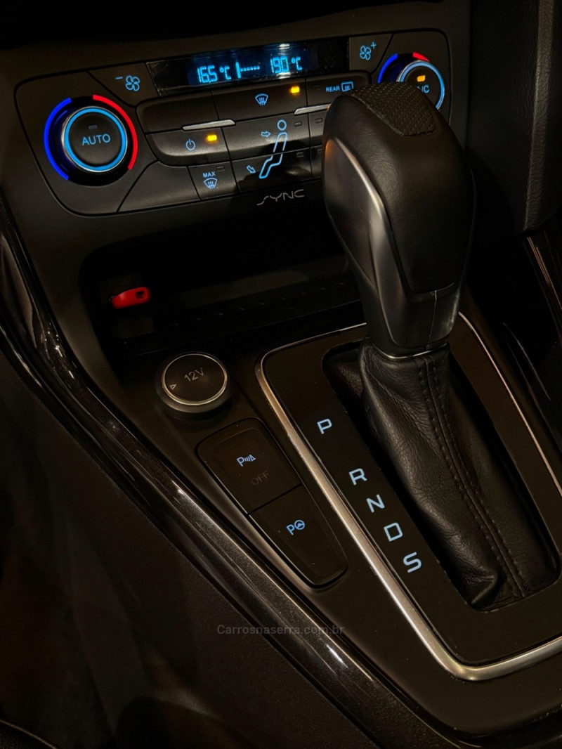 FOCUS 2.0 TITANIUM PLUS 16V FLEX 4P AUTOMÁTICO - 2016 - CAXIAS DO SUL