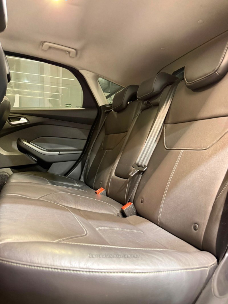 FOCUS 2.0 TITANIUM PLUS 16V FLEX 4P AUTOMÁTICO - 2016 - CAXIAS DO SUL