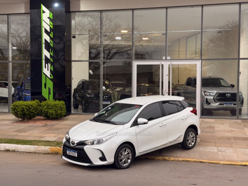 YARIS 1.5 XS CONNECT 16V FLEX 4P AUTOMÁTICO