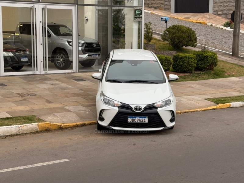 YARIS 1.5 XS CONNECT 16V FLEX 4P AUTOMÁTICO - 2025 - FARROUPILHA