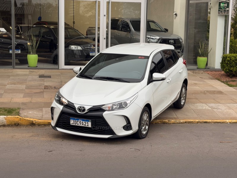 YARIS 1.5 XS CONNECT 16V FLEX 4P AUTOMÁTICO - 2025 - FARROUPILHA