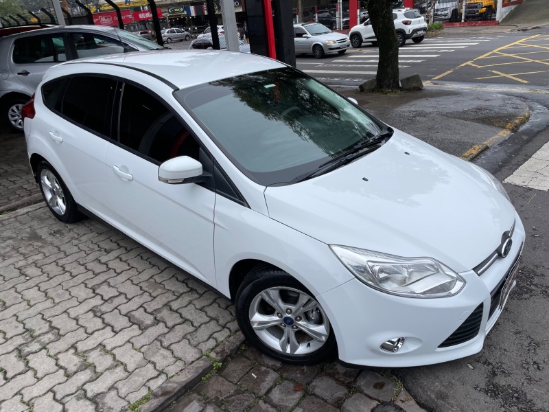 focus 1.6 s hatch 16v flex 4p automatico 2015 caxias do sul