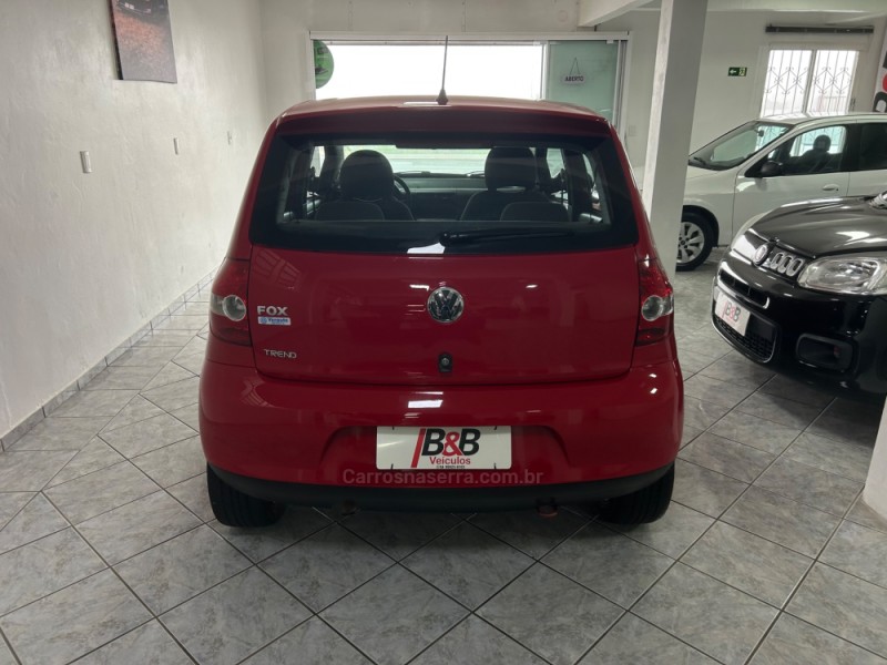 FOX 1.0 MI TREND 8V FLEX 4P MANUAL - 2010 - NOVA PRATA