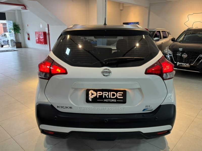 KICKS 1.6 SL 16V FLEXSTAR 4P AUTOMÁTICO - 2018 - CAXIAS DO SUL