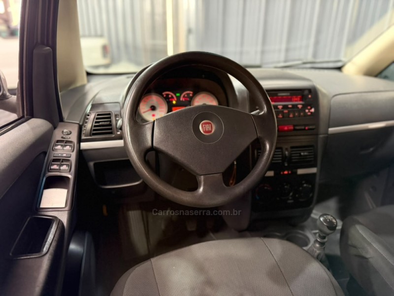 IDEA 1.4 MPI ELX 8V FLEX 4P MANUAL - 2009 - VACARIA