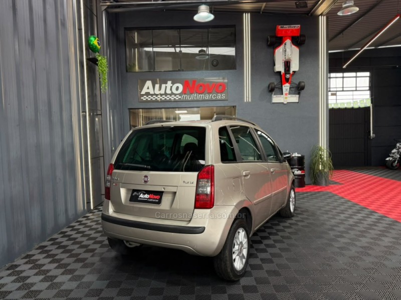 IDEA 1.4 MPI ELX 8V FLEX 4P MANUAL - 2009 - VACARIA