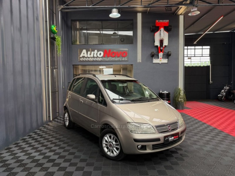 IDEA 1.4 MPI ELX 8V FLEX 4P MANUAL - 2009 - VACARIA