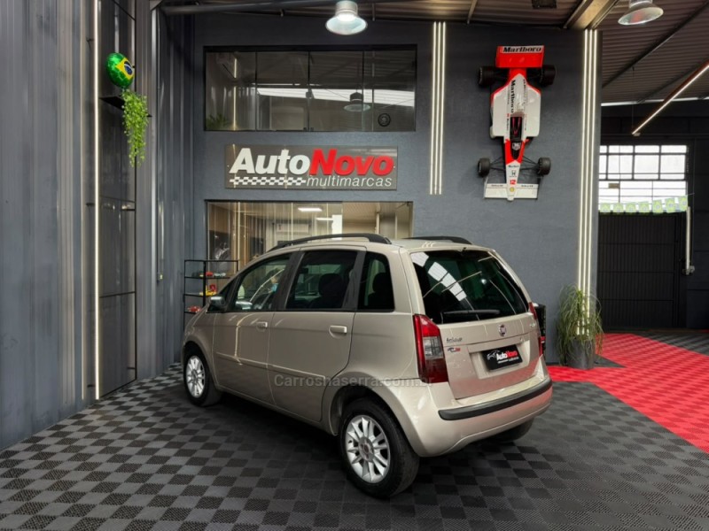 IDEA 1.4 MPI ELX 8V FLEX 4P MANUAL - 2009 - VACARIA