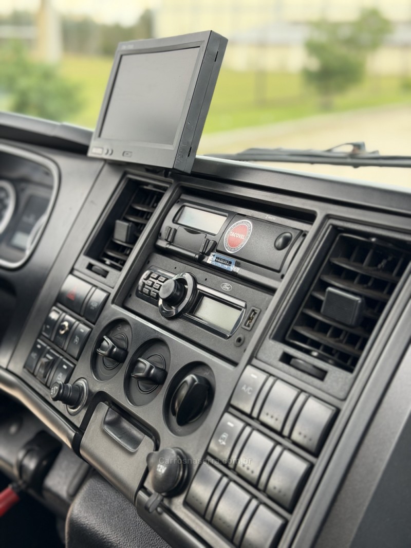 CARGO 1119 TURBO - 2015 - IPê