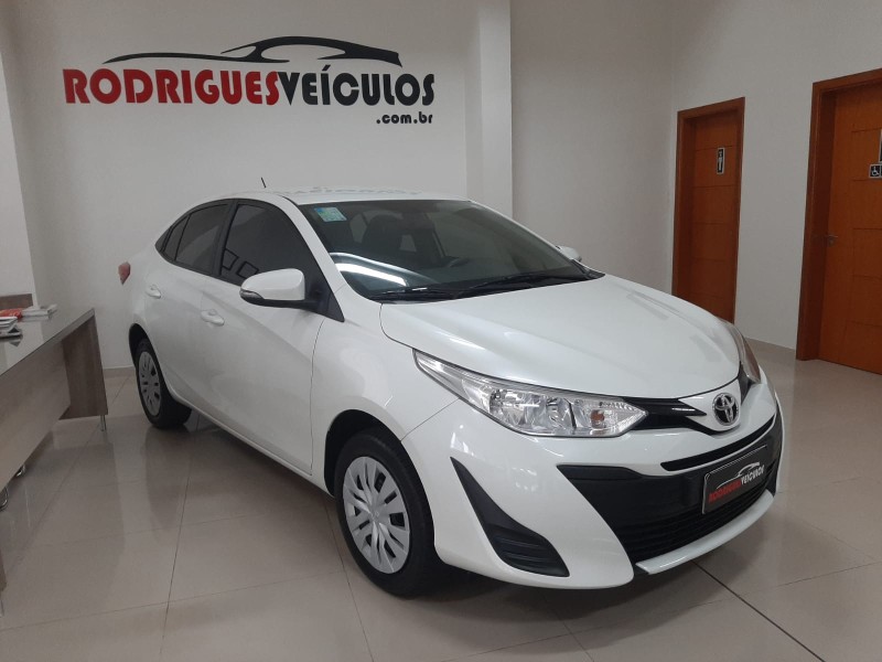 yaris 1.5 xl live sedan 16v flex 4p automatico 2020 caxias do sul