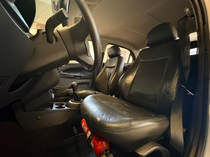 VOYAGE 1.6 MI TRENDLINE 8V FLEX 4P MANUAL - 2016 - CAMPO BOM
