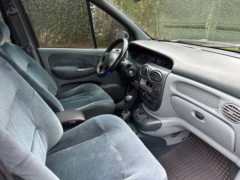 SCÉNIC 2.0 RXE 8V GASOLINA 4P MANUAL - 2000 - CAXIAS DO SUL
