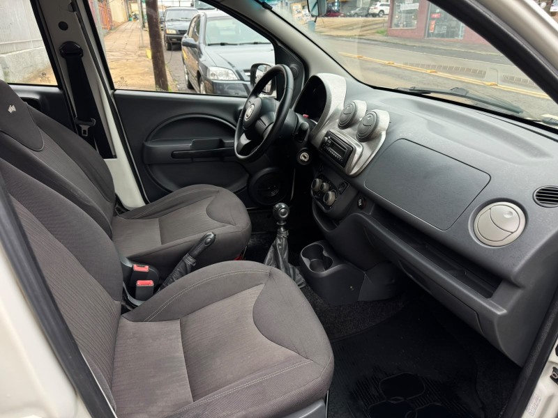 UNO 1.0 WAY 8V FLEX 4P MANUAL - 2011 - VACARIA
