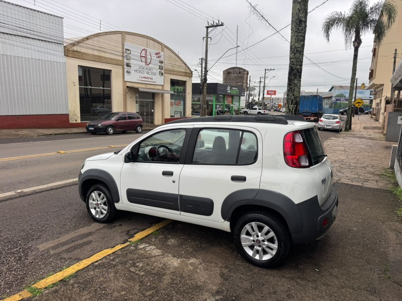UNO 1.0 WAY 8V FLEX 4P MANUAL - 2011 - VACARIA