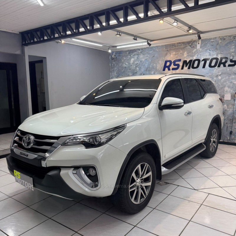 hilux sw4 2.8 srx 4x4 7 lugares 16v turbo intercooler diesel 4p automatico 2016 caxias do sul