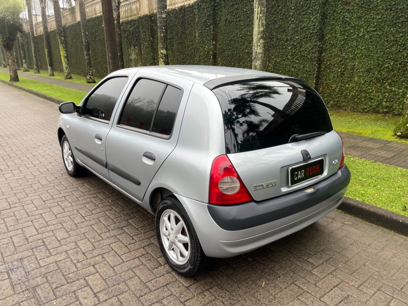 CLIO 1.6 AUTHENTIQUE 16V FLEX 4P MANUAL - 2005 - CAXIAS DO SUL
