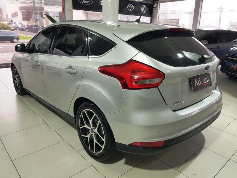 FOCUS 2.0 TITANIUM HATCH 16V FLEX 4P AUTOMÁTICO - 2016 - CAXIAS DO SUL