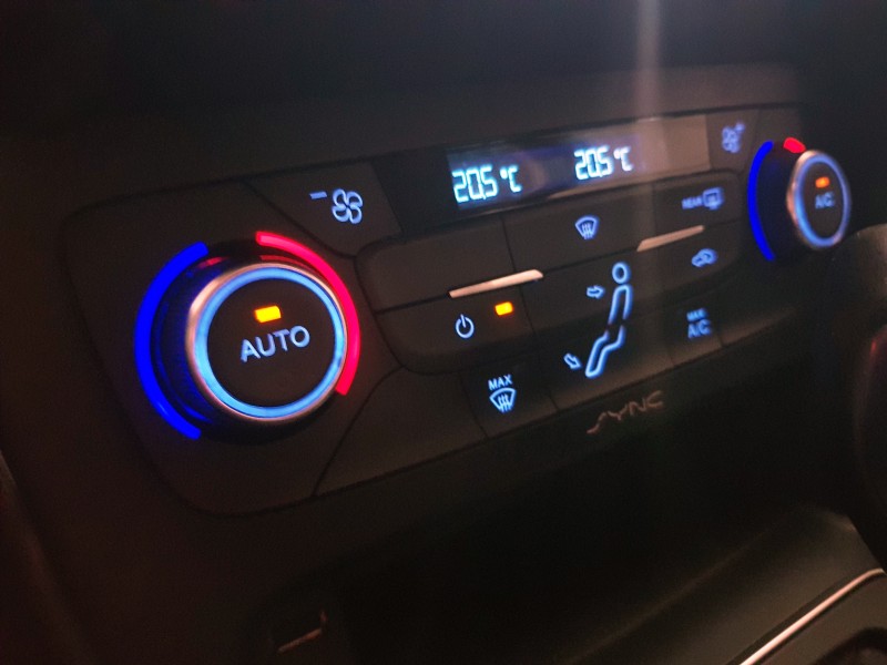 FOCUS 2.0 TITANIUM HATCH 16V FLEX 4P AUTOMÁTICO - 2016 - CAXIAS DO SUL