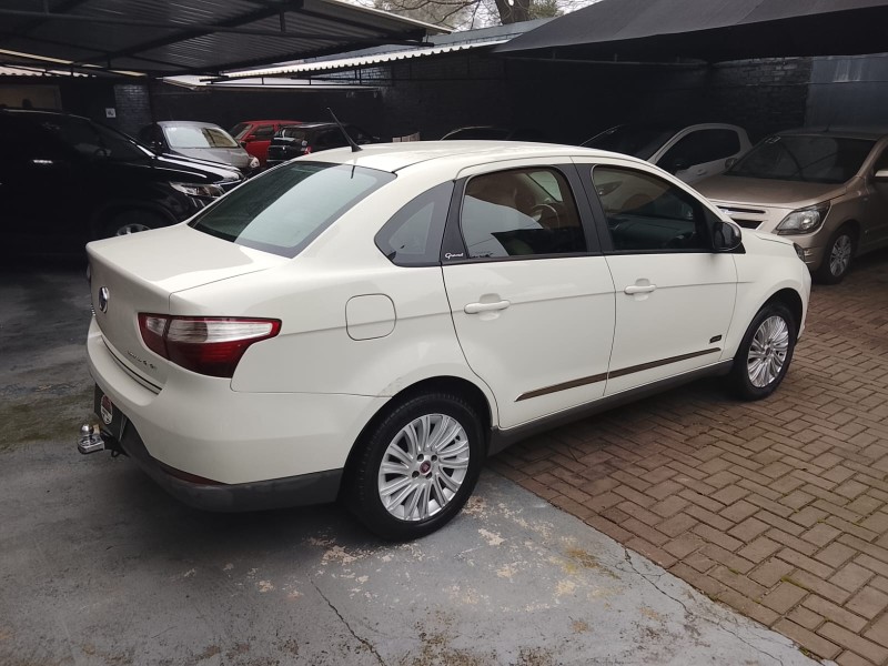GRAND SIENA 1.6 MPI ESSENCE SUBLIME 16V FLEX 4P AUTOMATIZADO - 2016 - CAXIAS DO SUL
