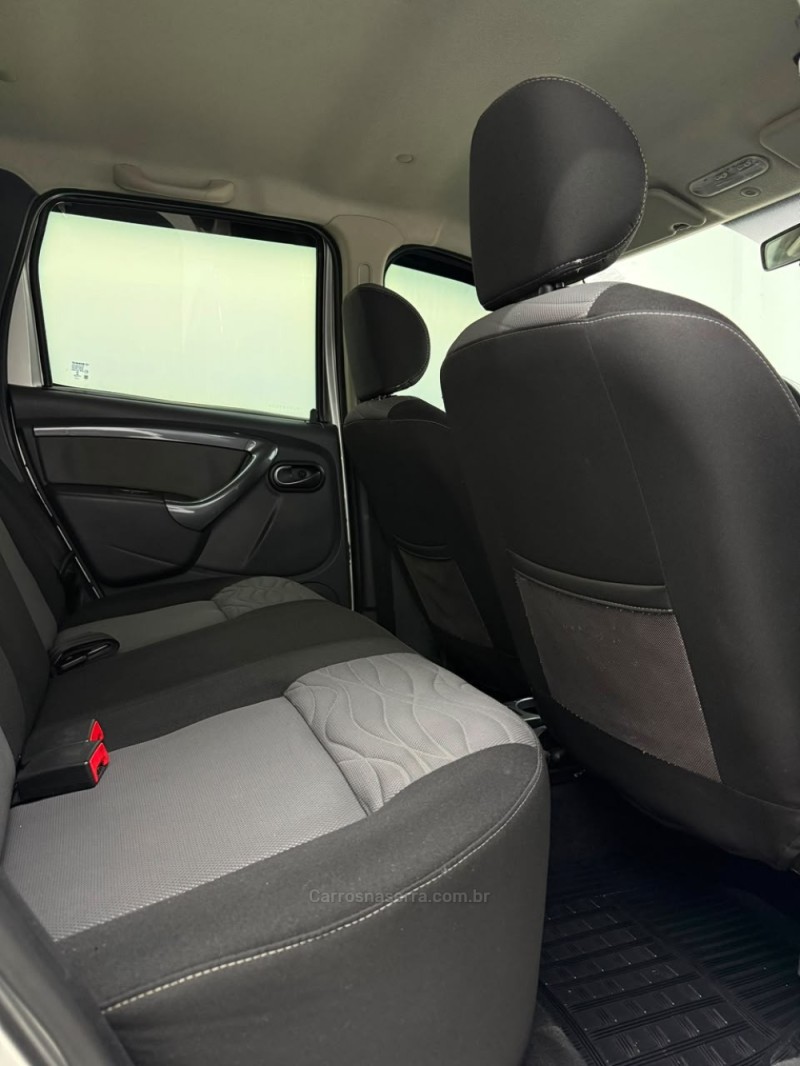 DUSTER 1.6 DYNAMIQUE 4X2 16V FLEX 4P MANUAL - 2013 - CAXIAS DO SUL