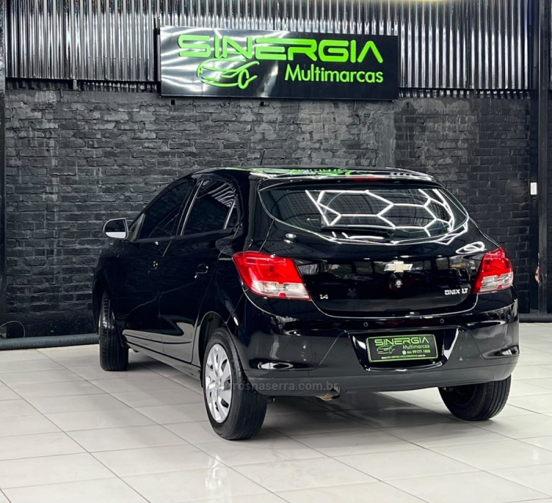 ONIX 1.4 MPFI LT 8V FLEX 4P MANUAL - 2014 - CAXIAS DO SUL