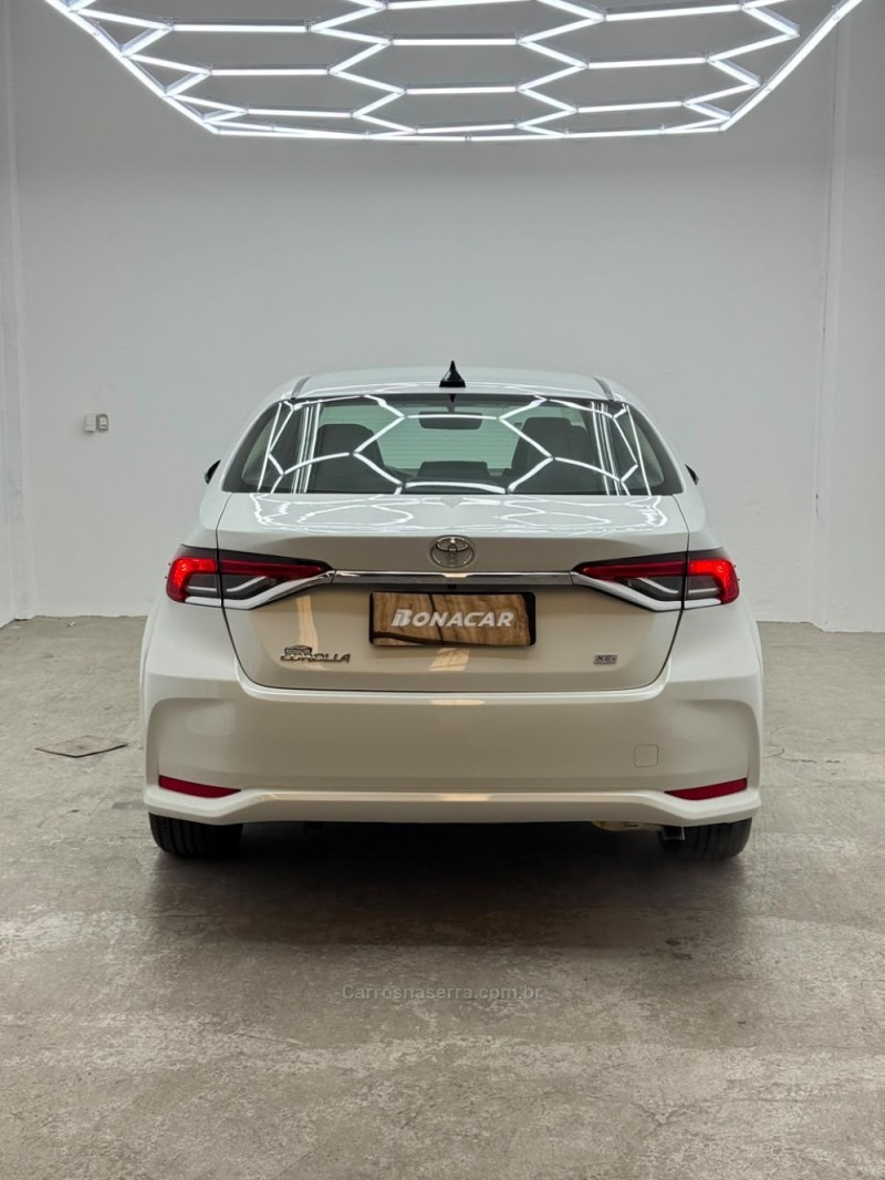COROLLA 2.0 XEI 16V FLEX 4P AUTOMÁTICO - 2022 - CAXIAS DO SUL