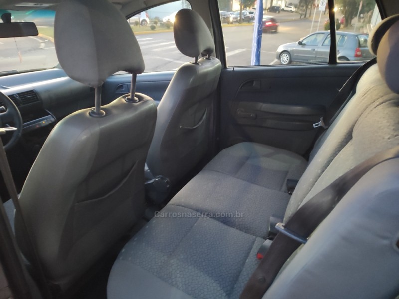 FOX 1.0 MI PLUS 8V FLEX 4P MANUAL - 2004 - FARROUPILHA