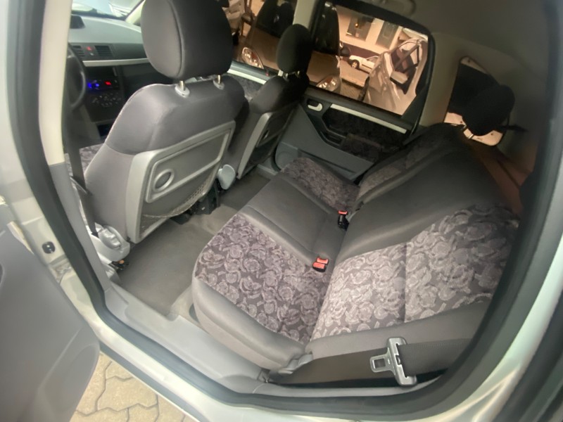 MERIVA 1.8 MPFI CD 8V FLEX 4P MANUAL - 2004 - CAXIAS DO SUL