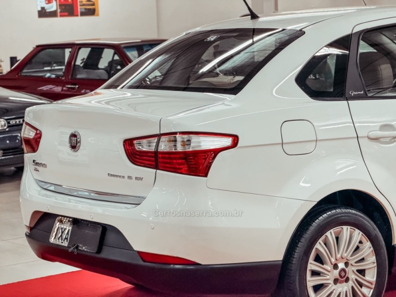 GRAND SIENA 1.6 MPI ESSENCE 16V FLEX 4P MANUAL - 2016 - NOVA PRATA