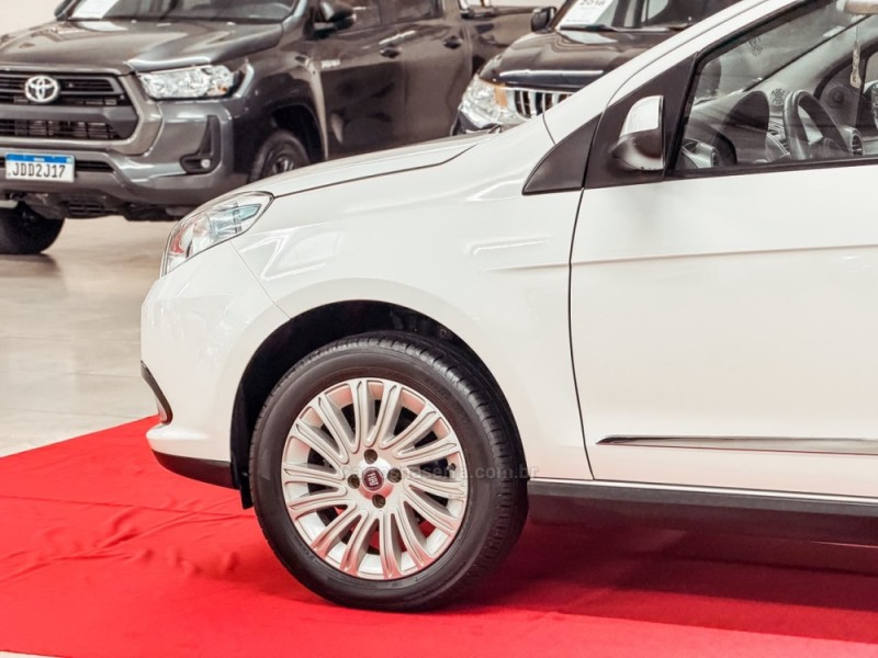 GRAND SIENA 1.6 MPI ESSENCE 16V FLEX 4P MANUAL - 2016 - NOVA PRATA