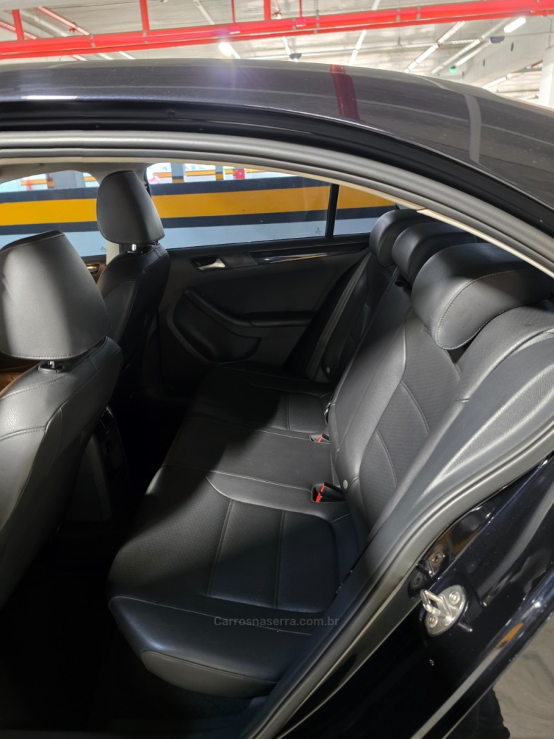 JETTA 2.0 TSI HIGHLINE 211CV GASOLINA 4P DSG - 2016 - CAXIAS DO SUL