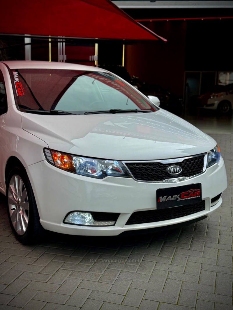 CERATO 1.6 SX3 16V FLEX 4P MANUAL - 2013 - ESTâNCIA VELHA