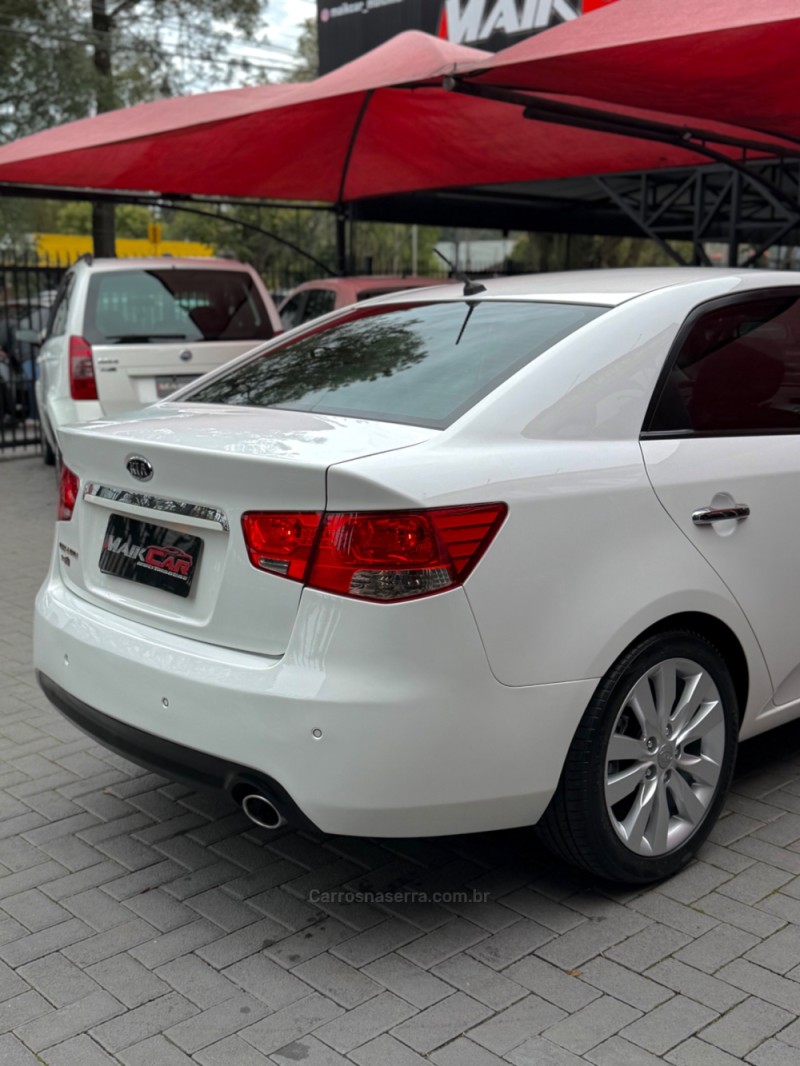 CERATO 1.6 SX3 16V FLEX 4P MANUAL - 2013 - ESTâNCIA VELHA