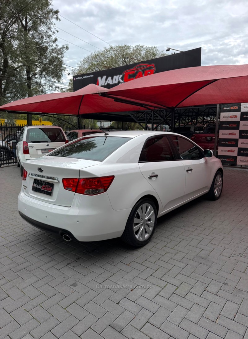 CERATO 1.6 SX3 16V FLEX 4P MANUAL - 2013 - ESTâNCIA VELHA