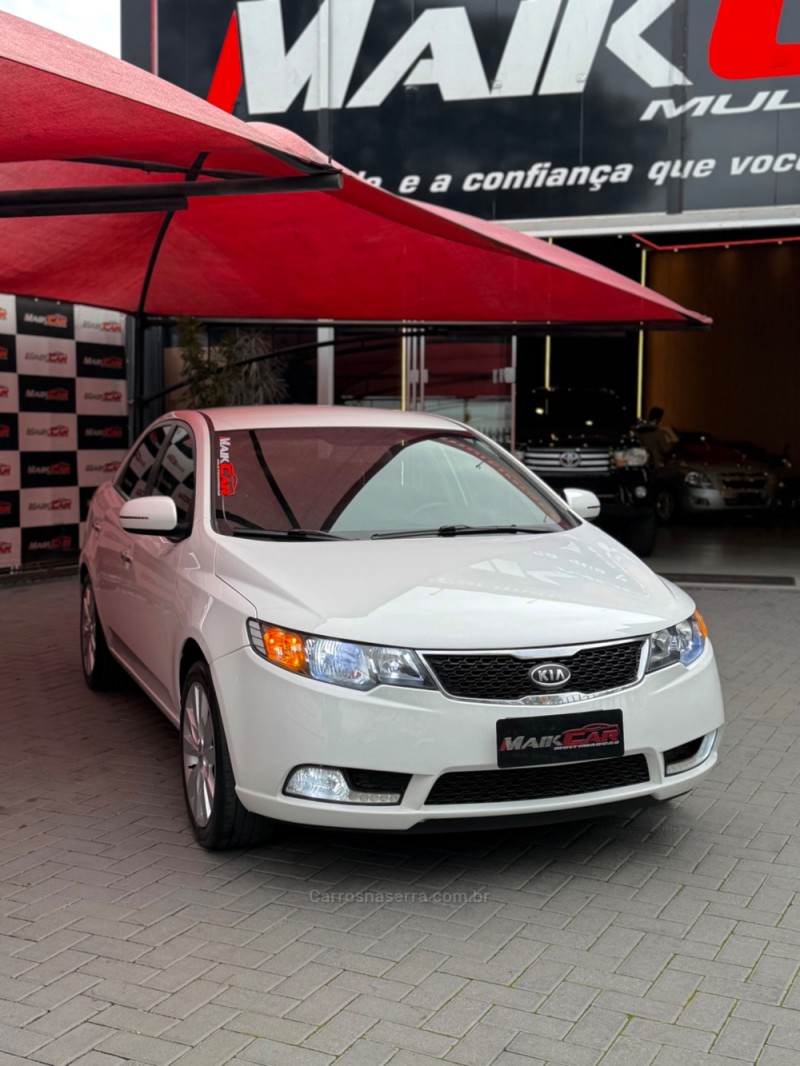 CERATO 1.6 SX3 16V FLEX 4P MANUAL - 2013 - ESTâNCIA VELHA