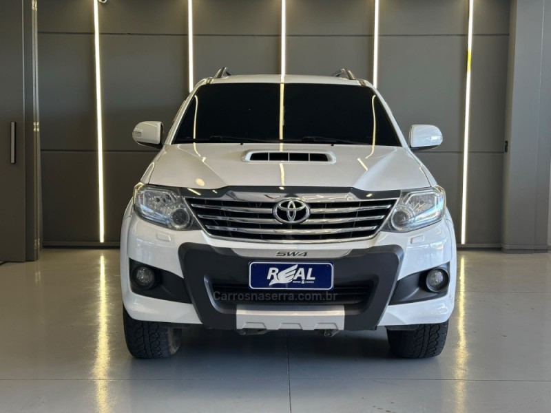 HILUX SW4 3.0 SRV 4X4 16V TURBO INTERCOOLER DIESEL 4P AUTOMÁTICO - 2015 - SAPIRANGA