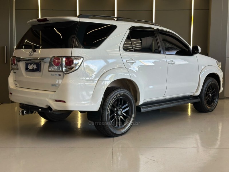 HILUX SW4 3.0 SRV 4X4 16V TURBO INTERCOOLER DIESEL 4P AUTOMÁTICO - 2015 - SAPIRANGA