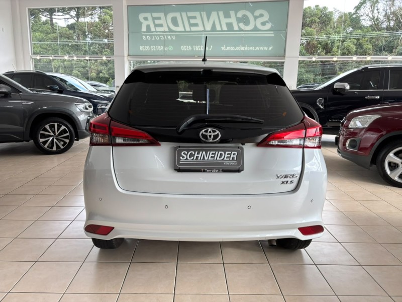 YARIS 1.5 XLS FLEX 4P AUTOMÁTICO - 2023 - NOVA PETRóPOLIS