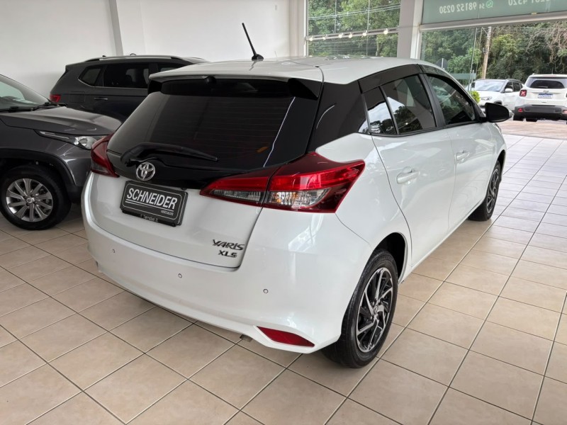 YARIS 1.5 XLS FLEX 4P AUTOMÁTICO - 2023 - NOVA PETRóPOLIS