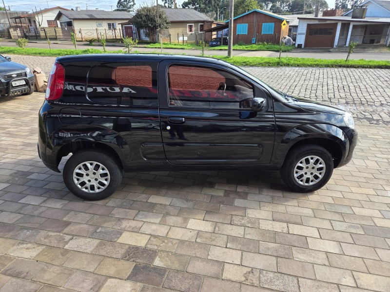 UNO 1.0 EVO VIVACE 8V FLEX 2P MANUAL - 2012 - VACARIA