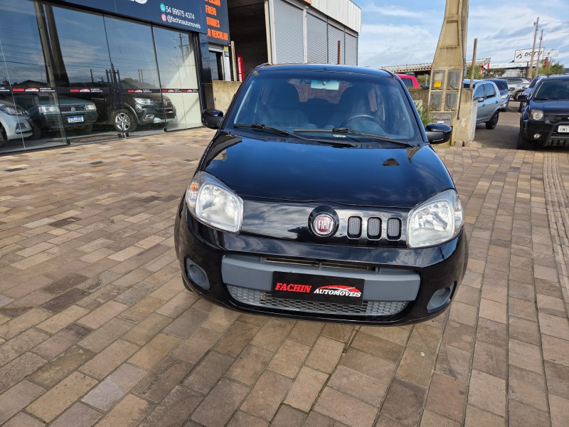 UNO 1.0 EVO VIVACE 8V FLEX 2P MANUAL - 2012 - VACARIA