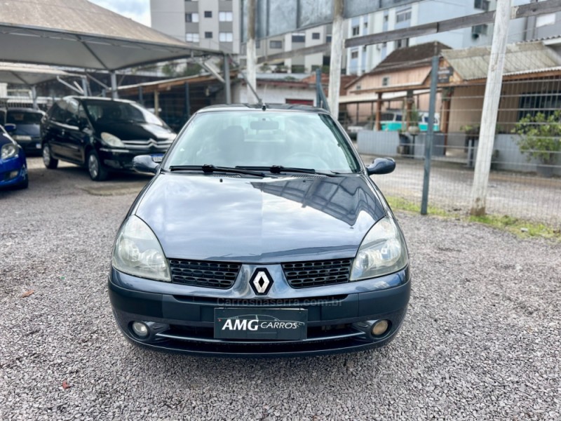 CLIO 1.6 PRIVILÉGE SEDAN 16V GASOLINA 4P MANUAL - 2004 - CAXIAS DO SUL