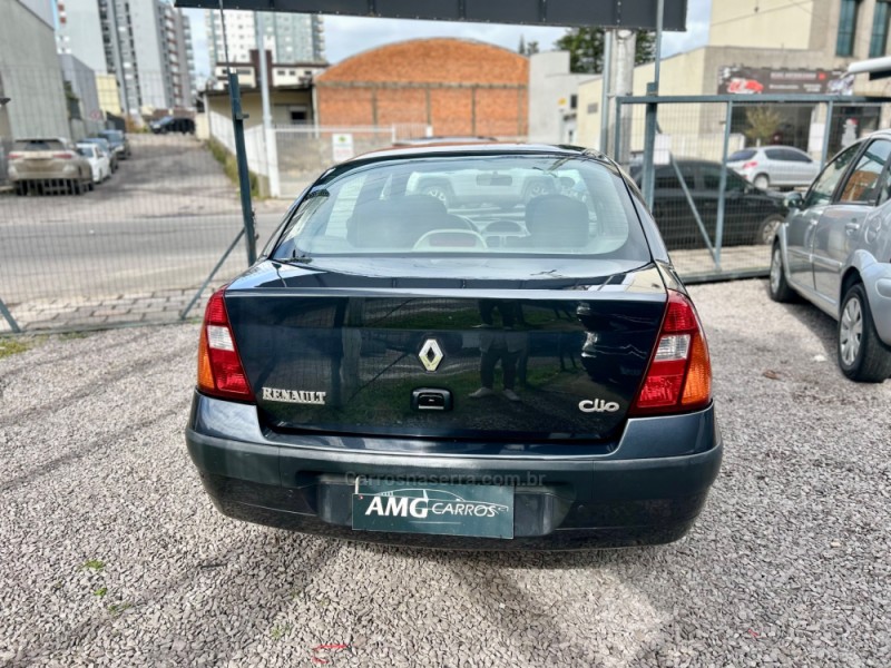 CLIO 1.6 PRIVILÉGE SEDAN 16V GASOLINA 4P MANUAL - 2004 - CAXIAS DO SUL