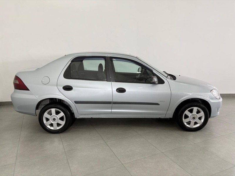 PRISMA 1.0 MPFI JOY 8V FLEX 4P MANUAL - 2009 - FARROUPILHA
