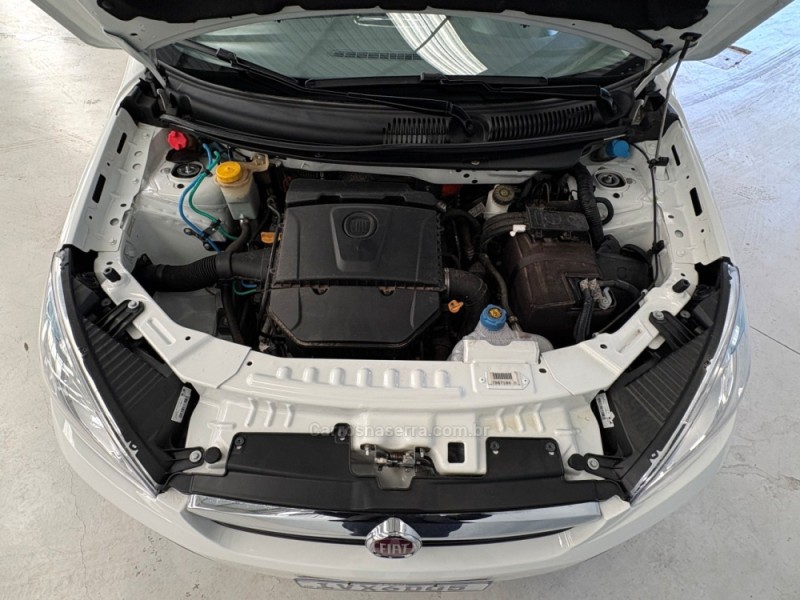 GRAND SIENA 1.6 MPI ESSENCE 16V FLEX 4P AUTOMATIZADO - 2015 - BENTO GONçALVES