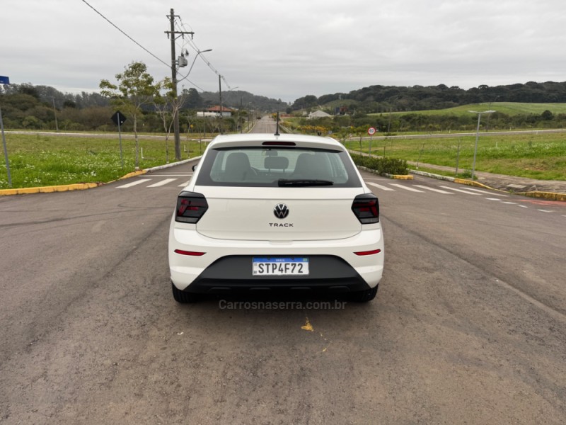 POLO 1.0 MPI TRACK 4P MANUAL - 2024 - CARLOS BARBOSA