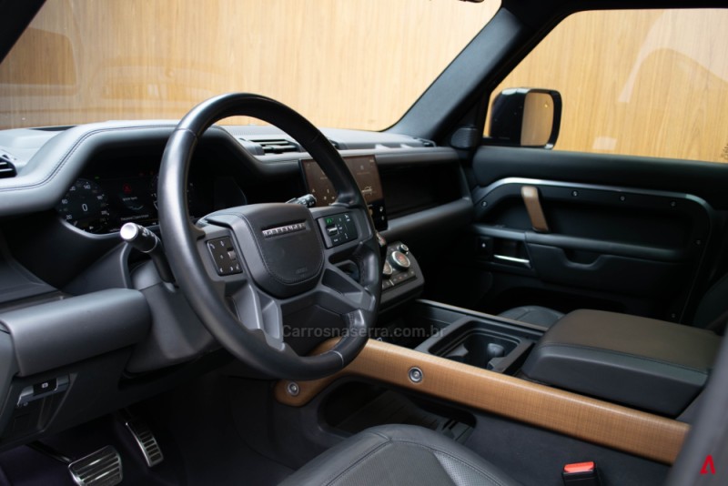 DEFENDER 3.0 D300 110 X MHEV 20V HÍBRIDO 4P AUTOMÁTICO - 2023 - GARIBALDI